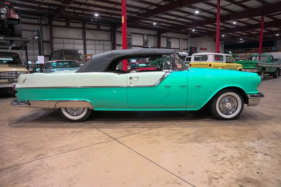 1955 Pontiac Star Chief - Image 25 of 31