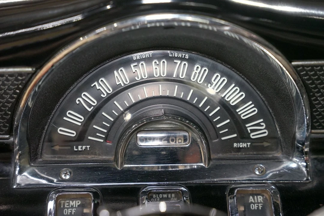 1955 Pontiac Star Chief - Image 19 of 31