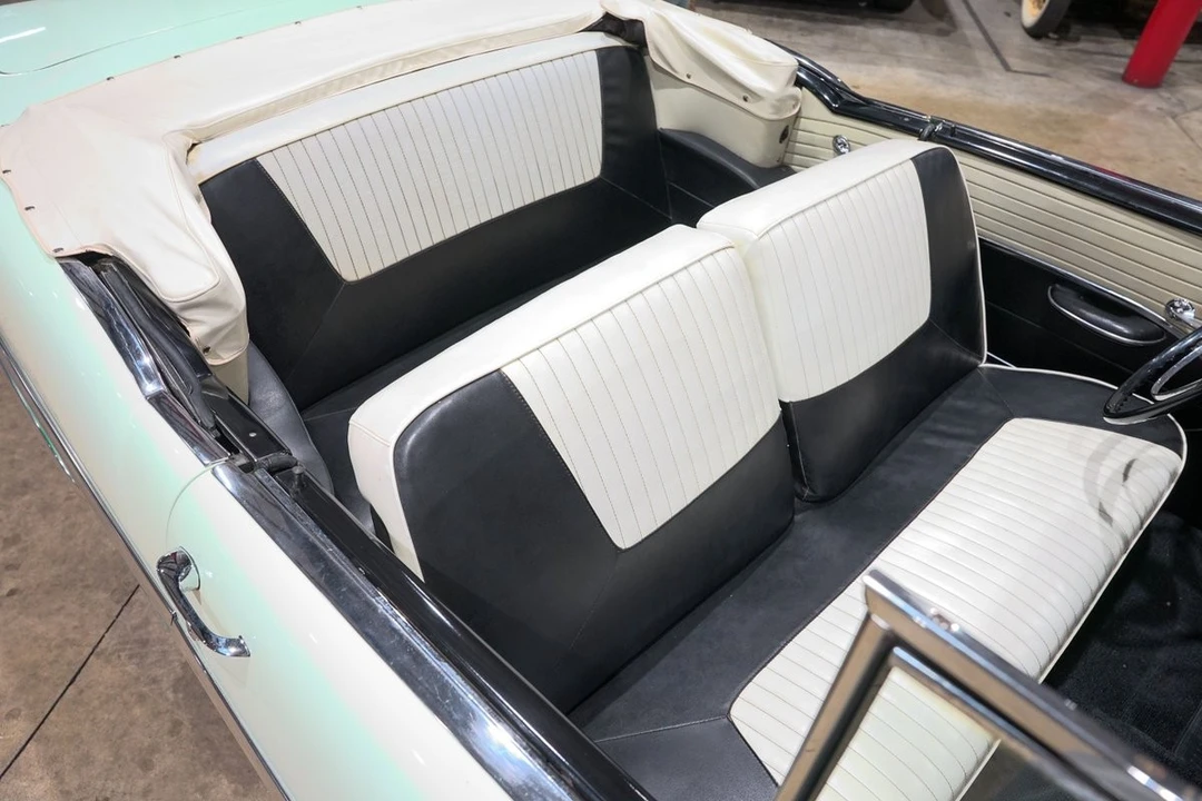 1955 Pontiac Star Chief - Image 18 of 31