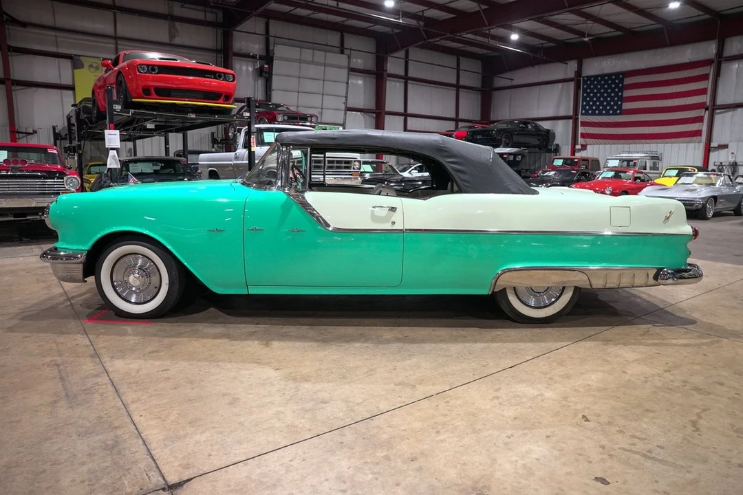 1955 Pontiac Star Chief - Image 21 of 31