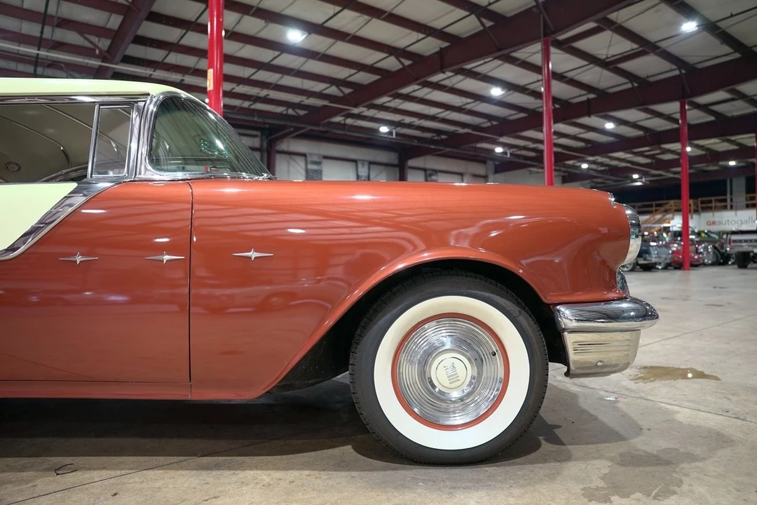 1955 Pontiac Star Chief - Image 11 of 12