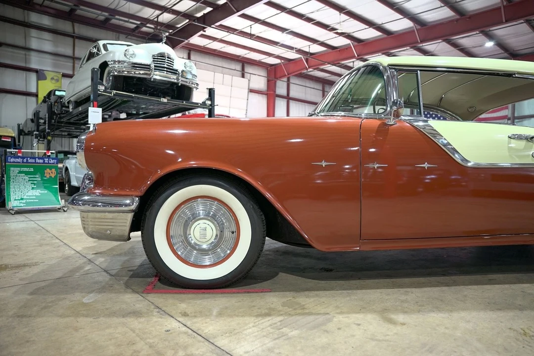 1955 Pontiac Star Chief - Image 3 of 12
