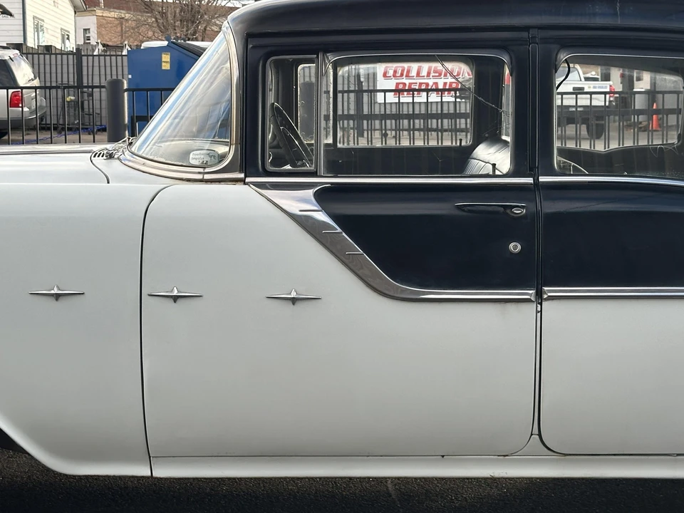 1955 Pontiac Star Chief - Image 24 of 31