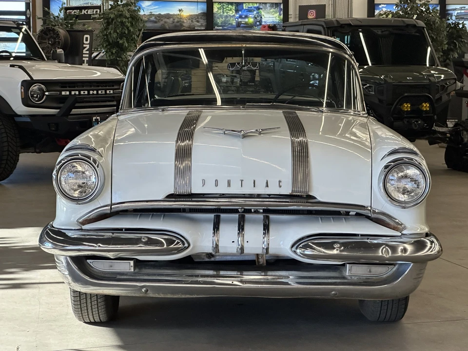 1955 Pontiac Star Chief - Image 9 of 31