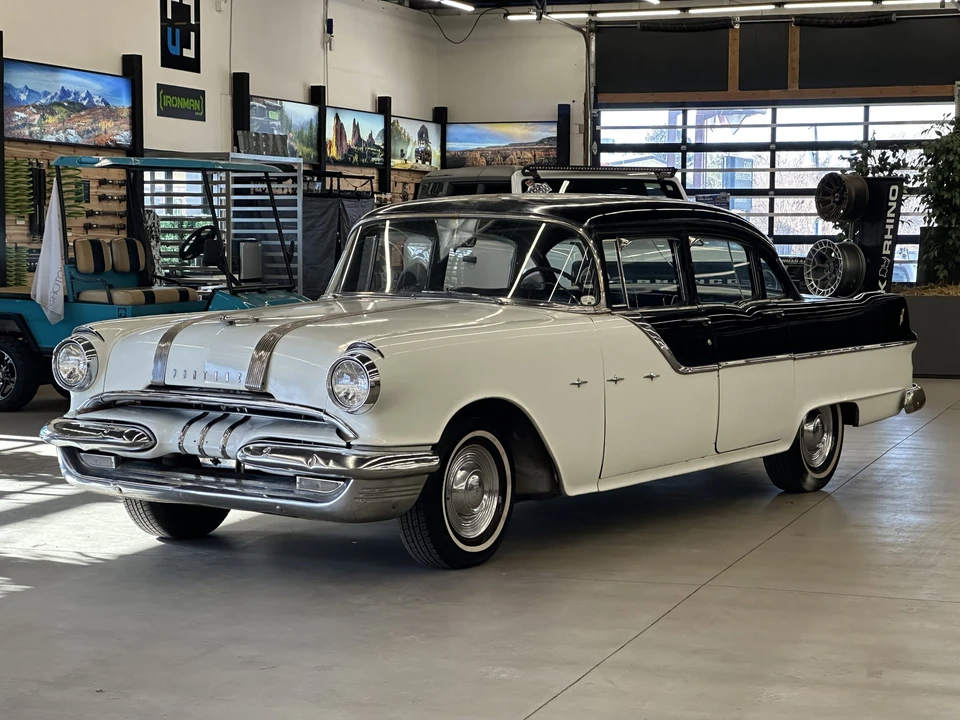 1955 Pontiac Star Chief - Image 2 of 31
