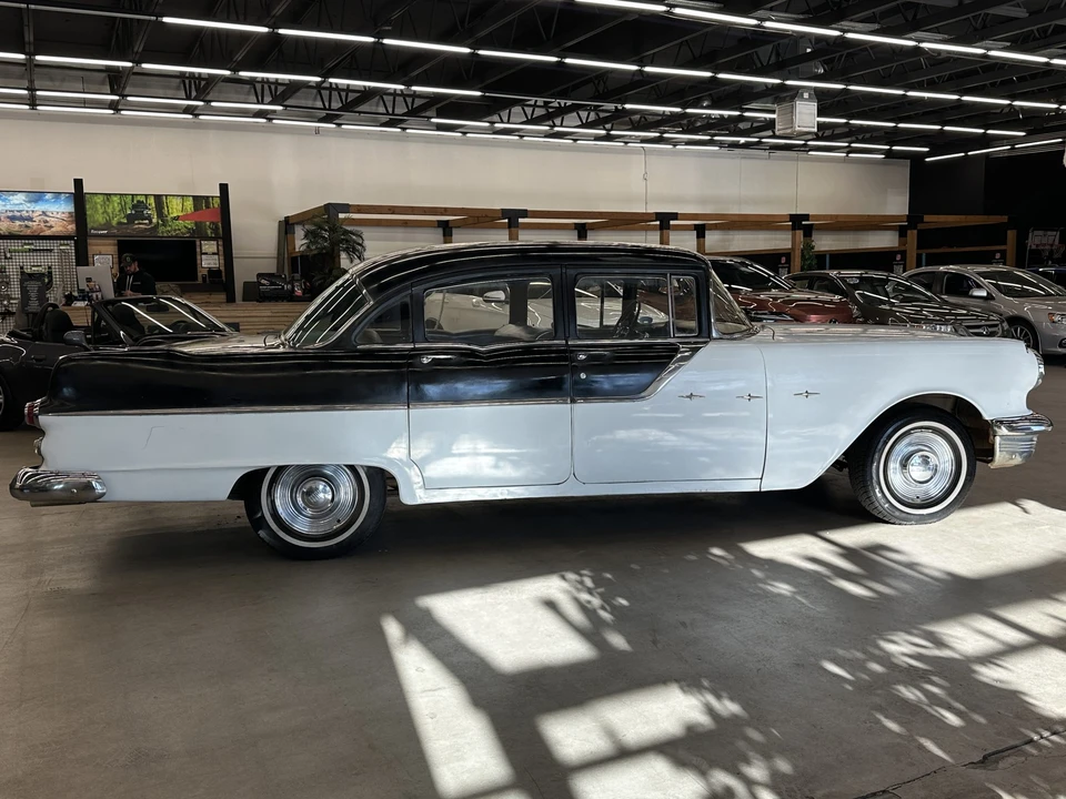 1955 Pontiac Star Chief - Image 7 of 31