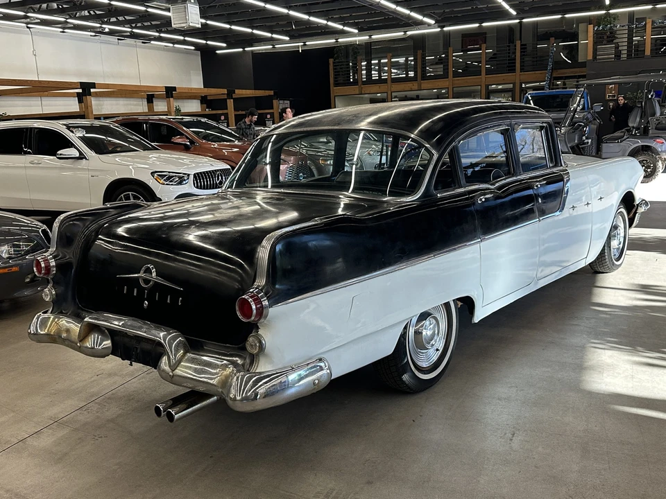 1955 Pontiac Star Chief - Image 6 of 31