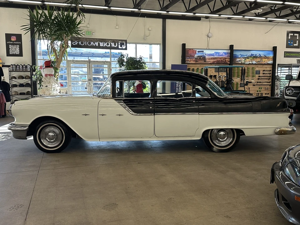 1955 Pontiac Star Chief - Image 3 of 31
