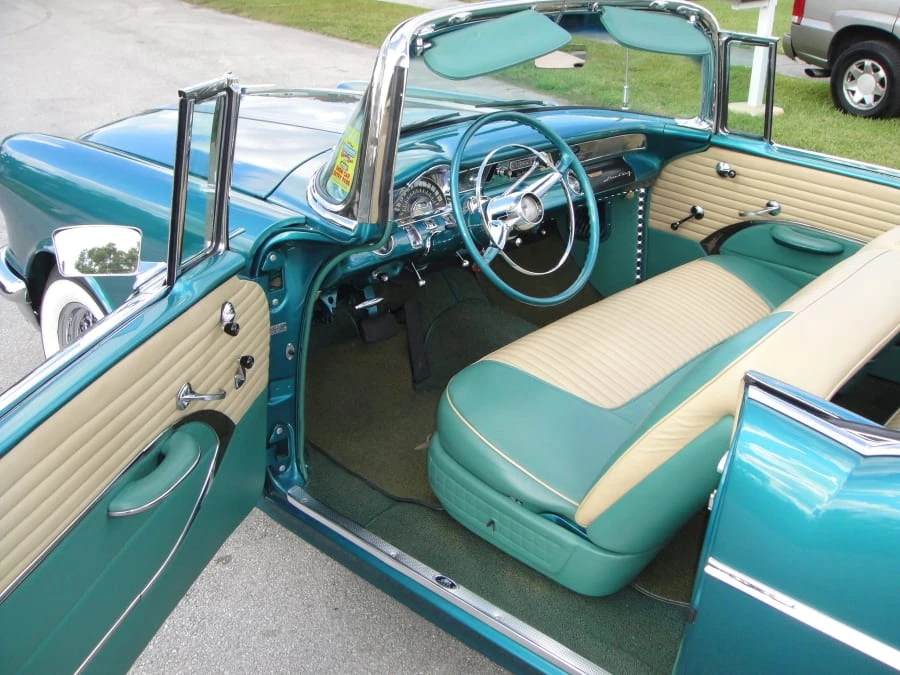 1955 Pontiac Star Chief - Image 4 of 13