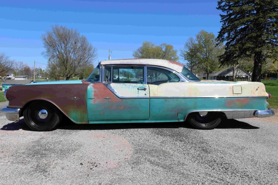 1955 Pontiac Star Chief - Image 2 of 31
