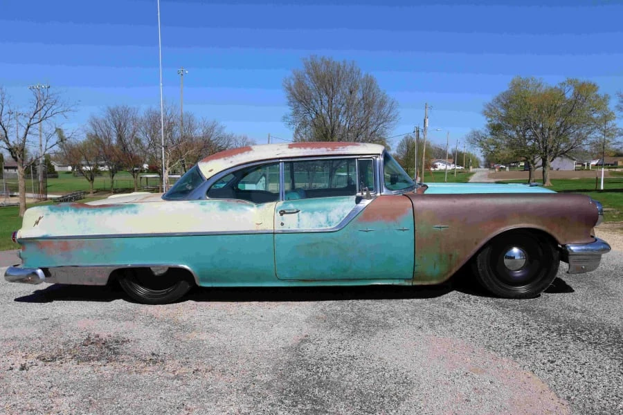 1955 Pontiac Star Chief - Image 8 of 31