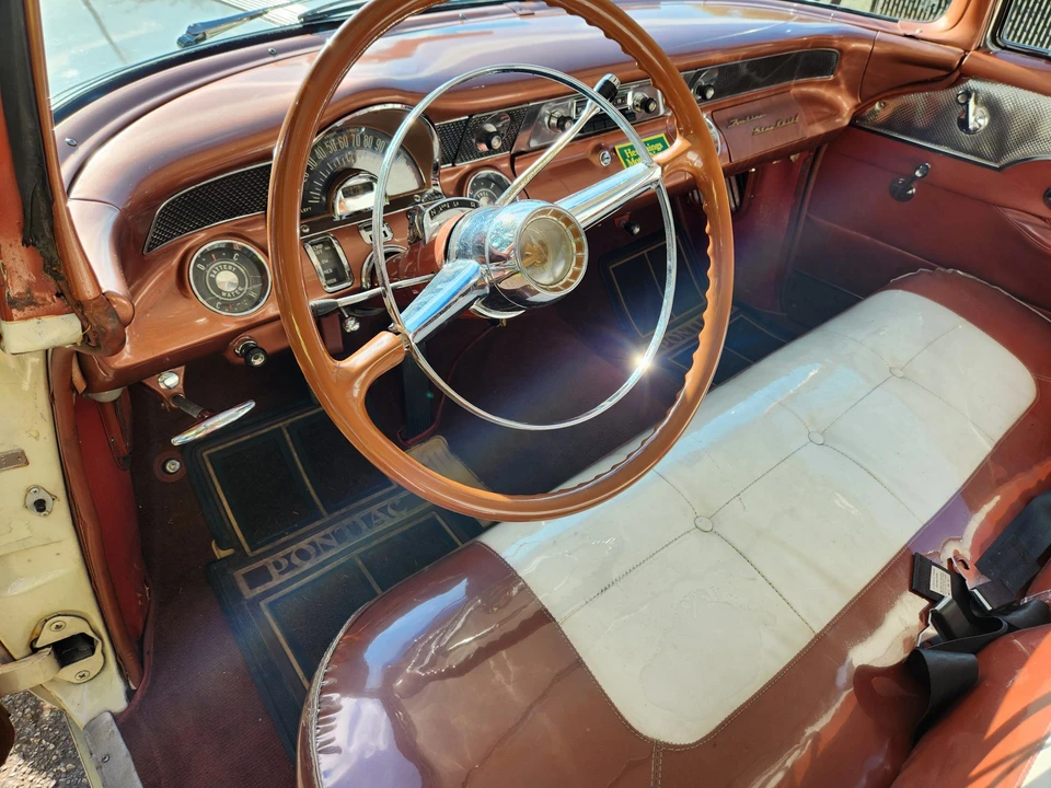 1955 Pontiac Star Chief - Image 17 of 31