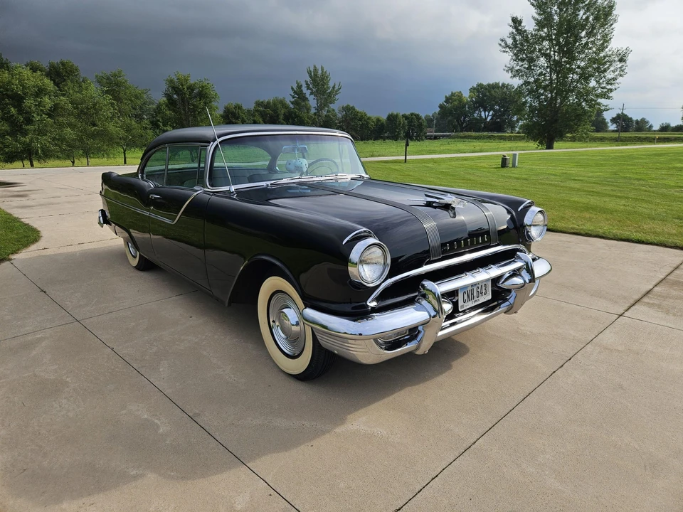 1955 Pontiac Star Chief - Image 4 of 31