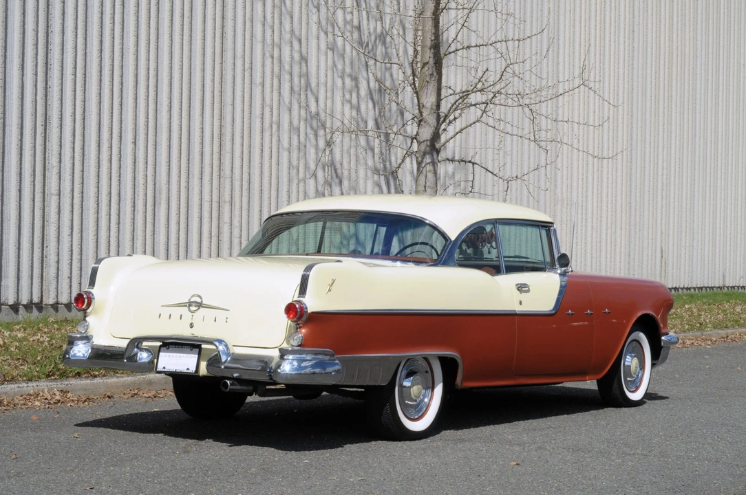 1955 Pontiac Star Chief - Image 9 of 31