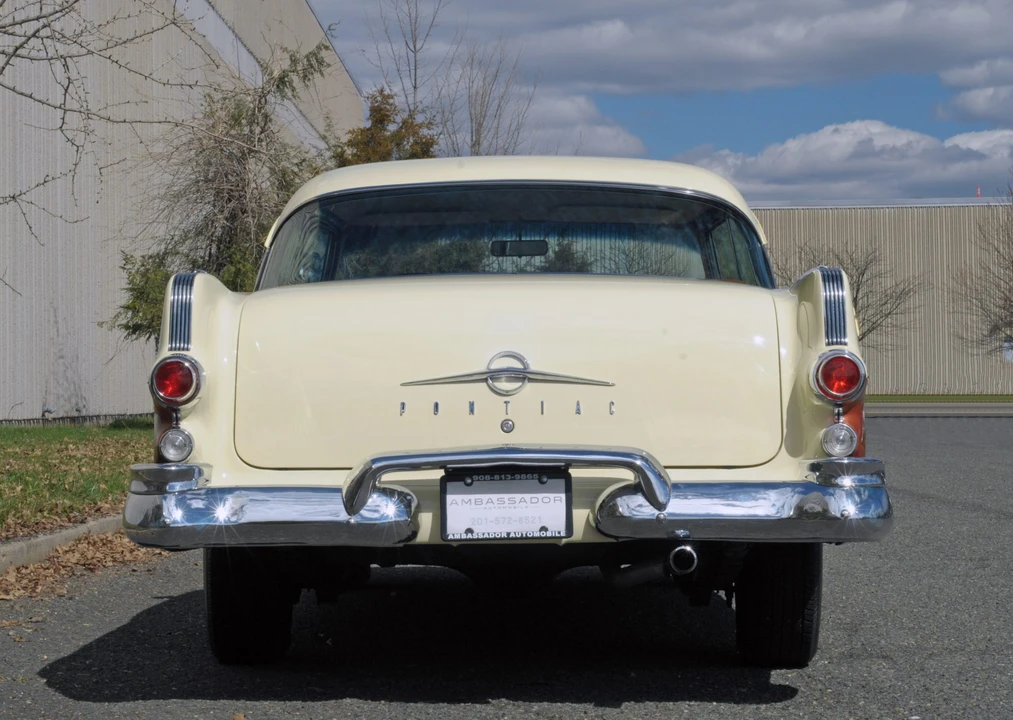 1955 Pontiac Star Chief - Image 8 of 31