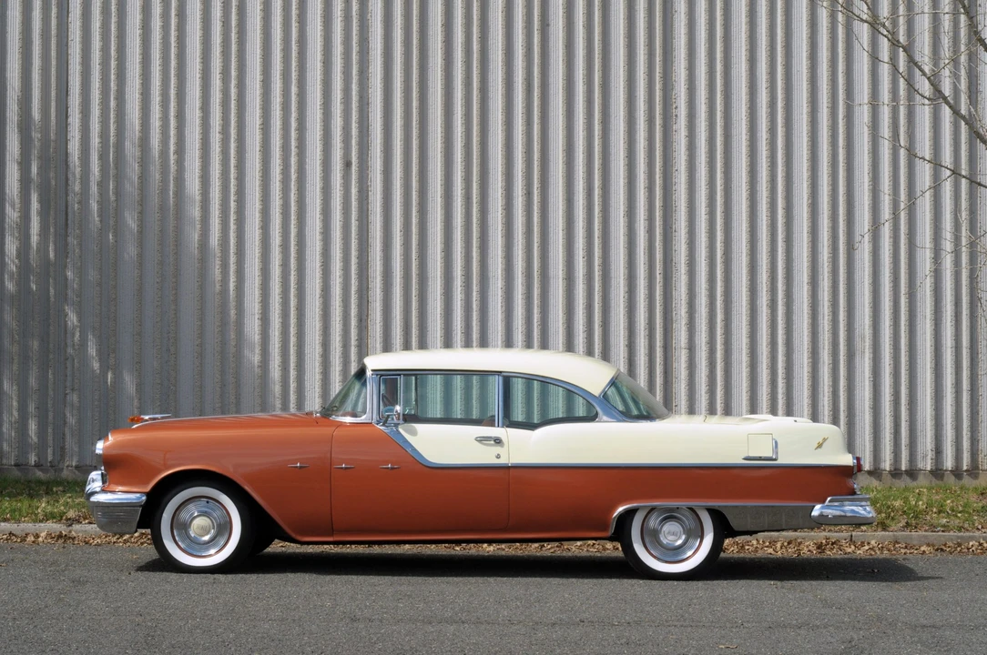 1955 Pontiac Star Chief - Image 4 of 31