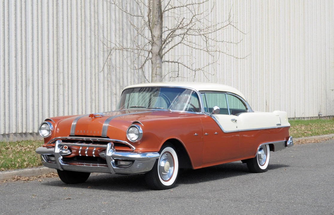 1955 Pontiac Star Chief - Image 2 of 31