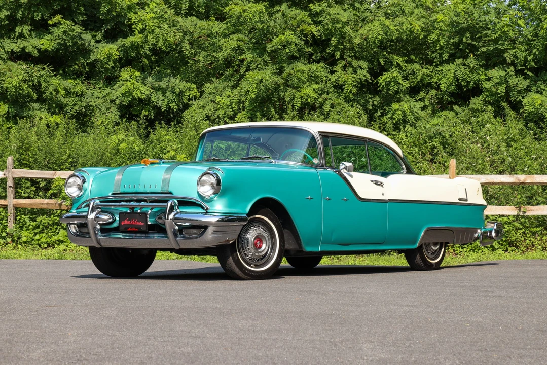 1955 Pontiac Star Chief - Image 2 of 31