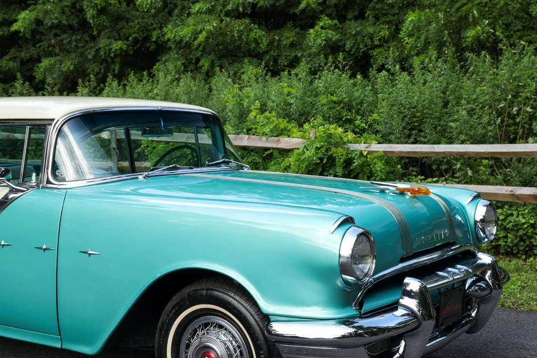 1955 Pontiac Star Chief - Image 28 of 31