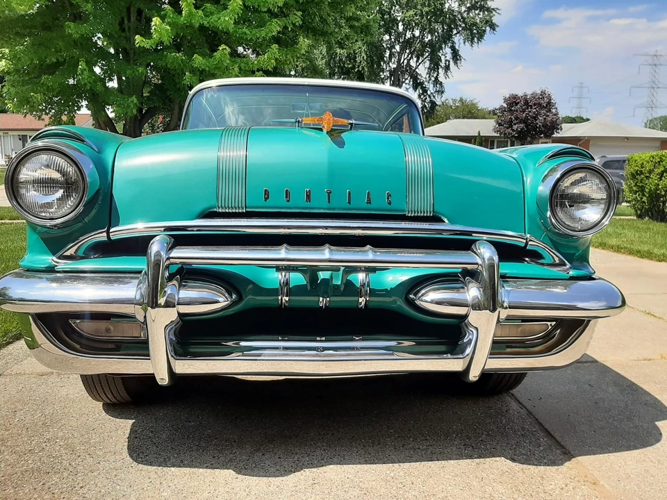 1955 Pontiac Star Chief - Image 4 of 31