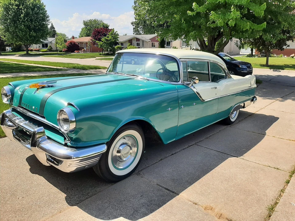 1955 Pontiac Star Chief - Image 2 of 31