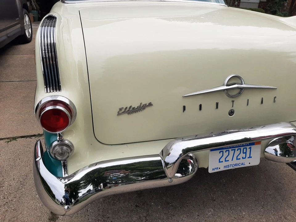 1955 Pontiac Star Chief - Image 23 of 31