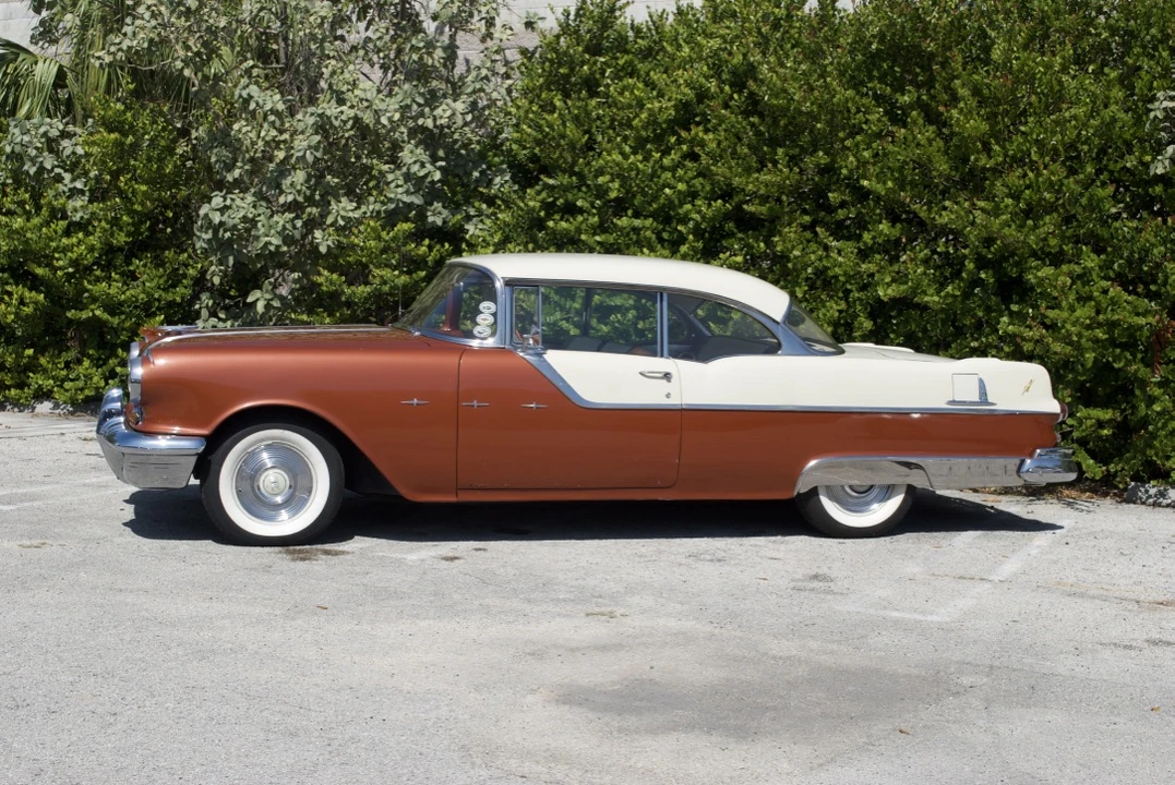 1955 Pontiac Star Chief - Image 3 of 31