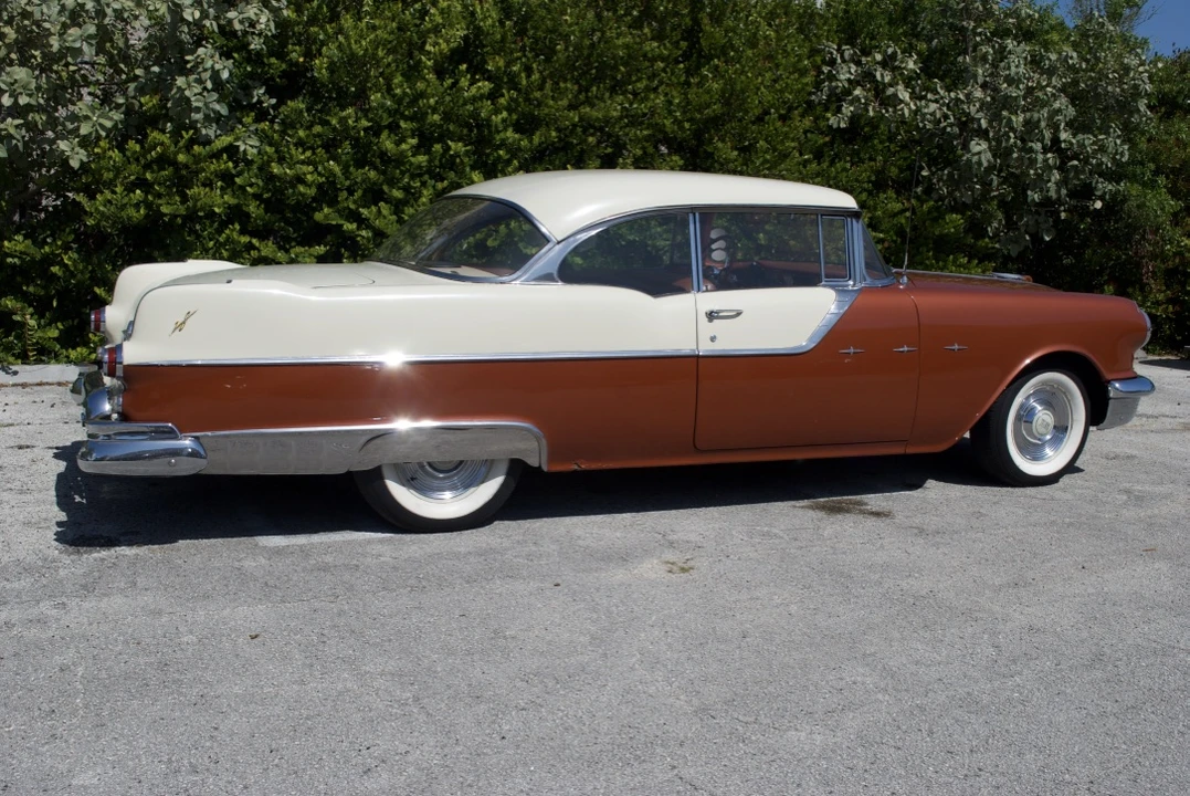 1955 Pontiac Star Chief - Image 5 of 31