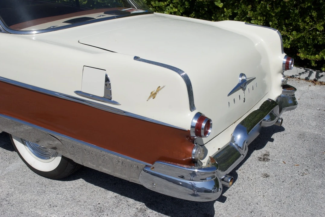 1955 Pontiac Star Chief - Image 8 of 31