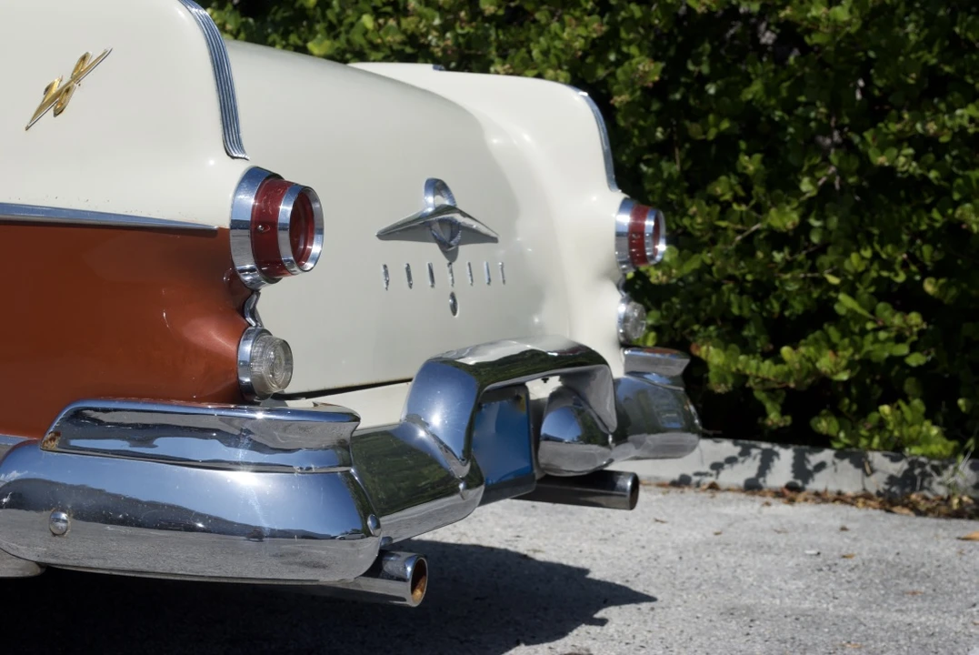 1955 Pontiac Star Chief - Image 9 of 31