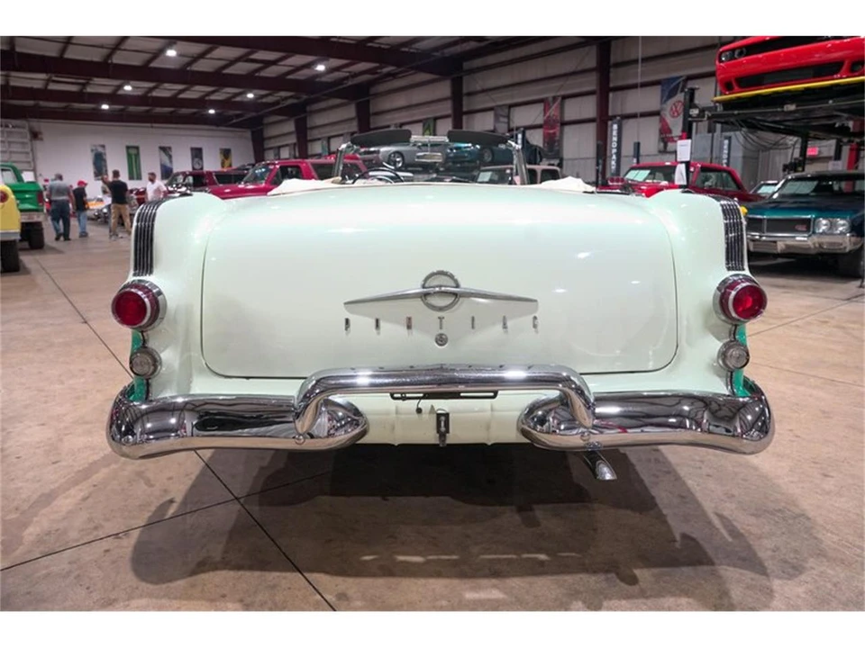 1955 Pontiac Star Chief - Image 7 of 31