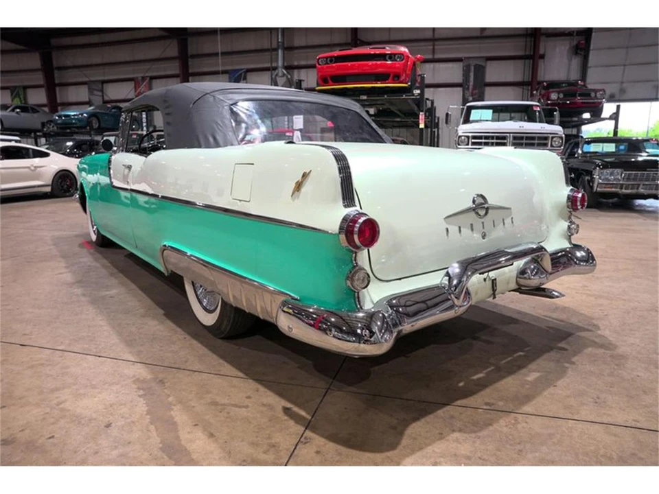 1955 Pontiac Star Chief - Image 22 of 31