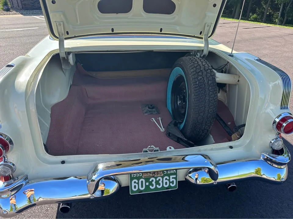 1955 Pontiac Chieftain - Image 10 of 13