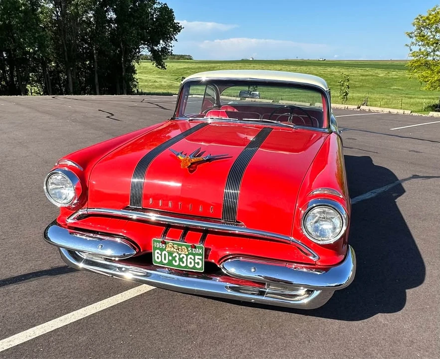 1955 Pontiac Chieftain - Image 2 of 13