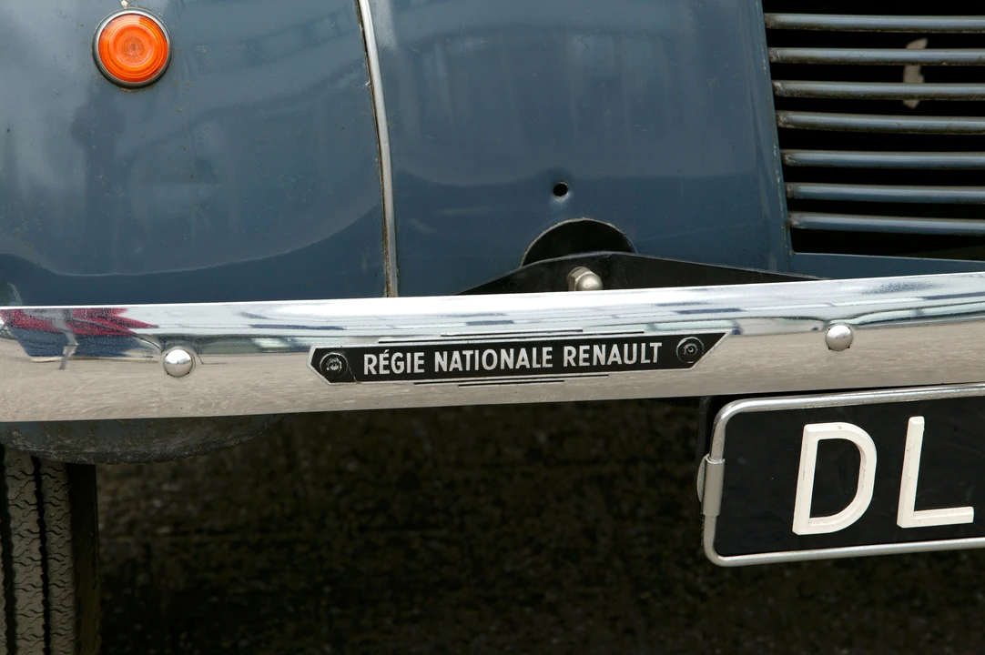 1955 Renault - Image 2 of 3