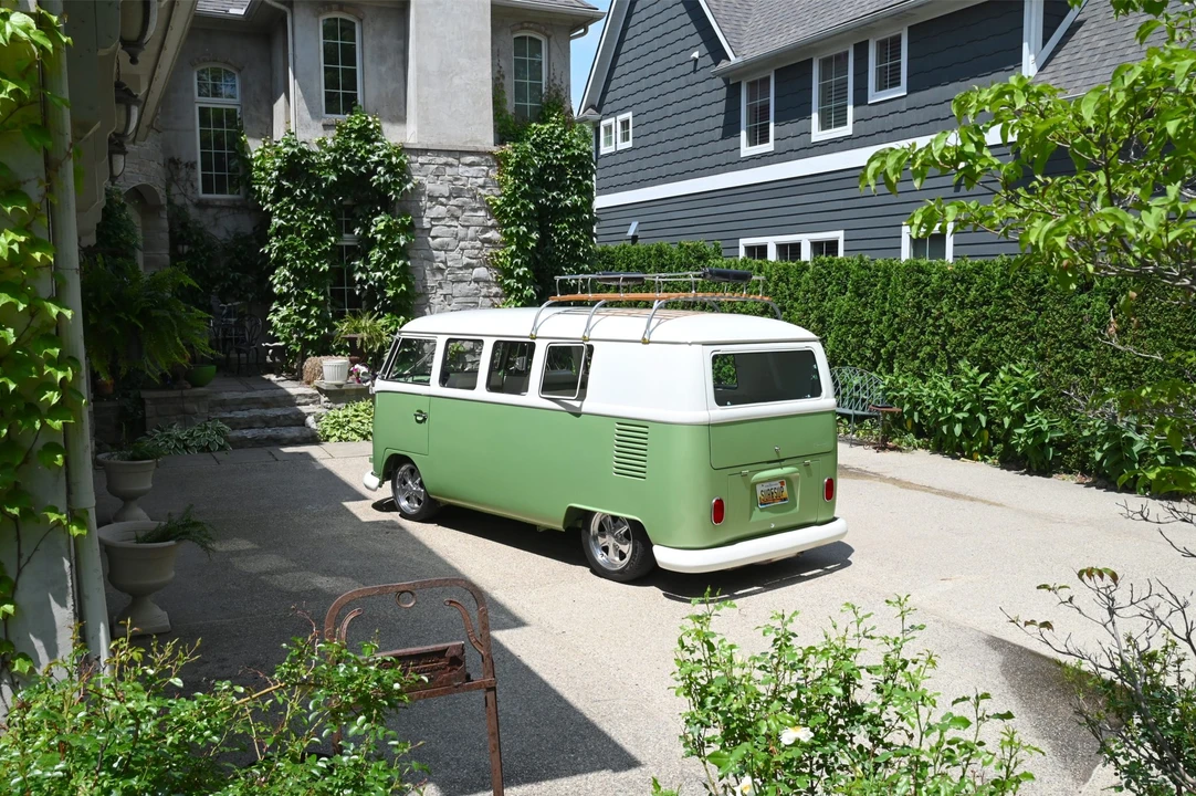 1965 Volkswagen Split-Window Bus - Image 4 of 31