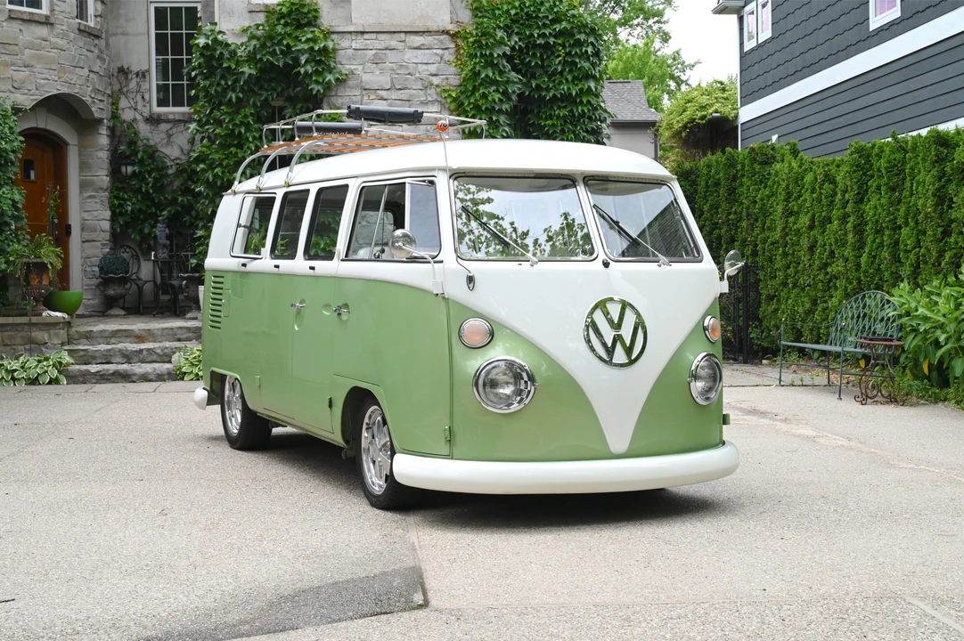 1965 Volkswagen Split-Window Bus - Image 19 of 31