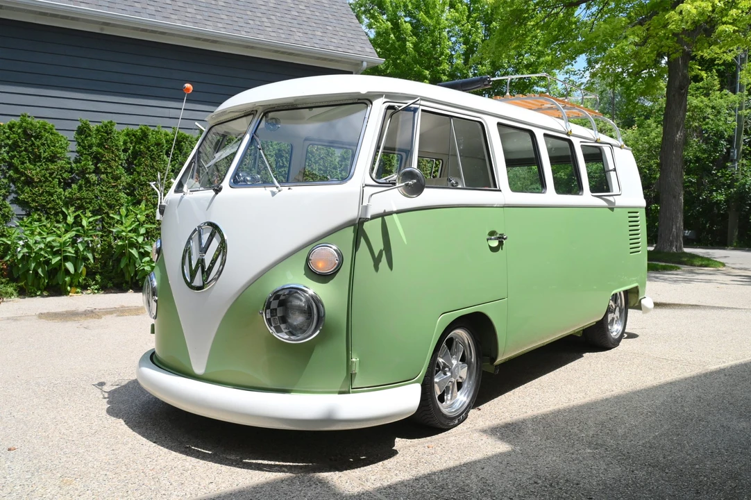 1965 Volkswagen Split-Window Bus - Image 2 of 31