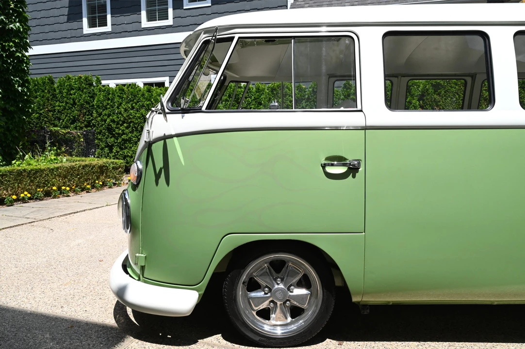 1965 Volkswagen Split-Window Bus - Image 24 of 31