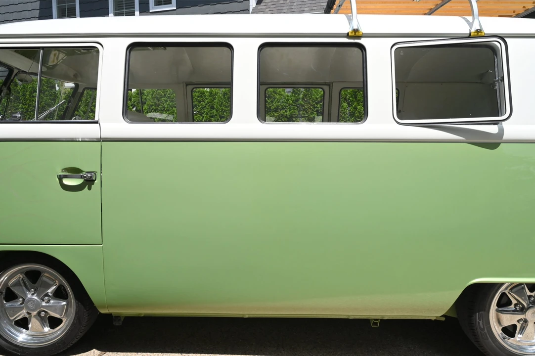 1965 Volkswagen Split-Window Bus - Image 25 of 31