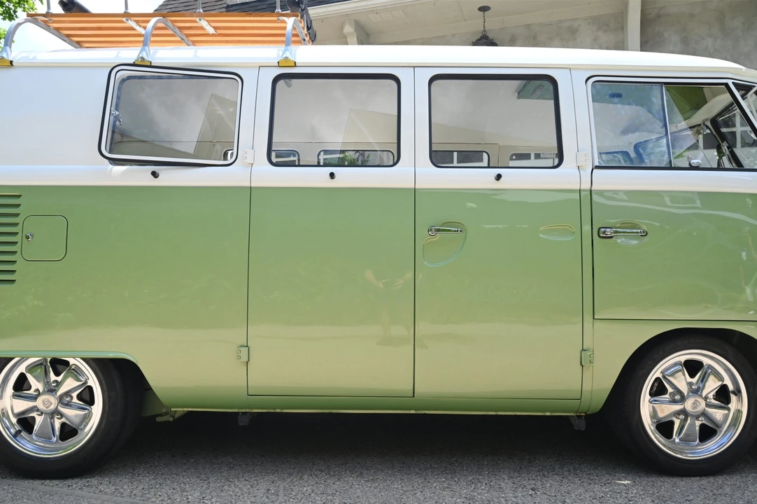 1965 Volkswagen Split-Window Bus - Image 28 of 31