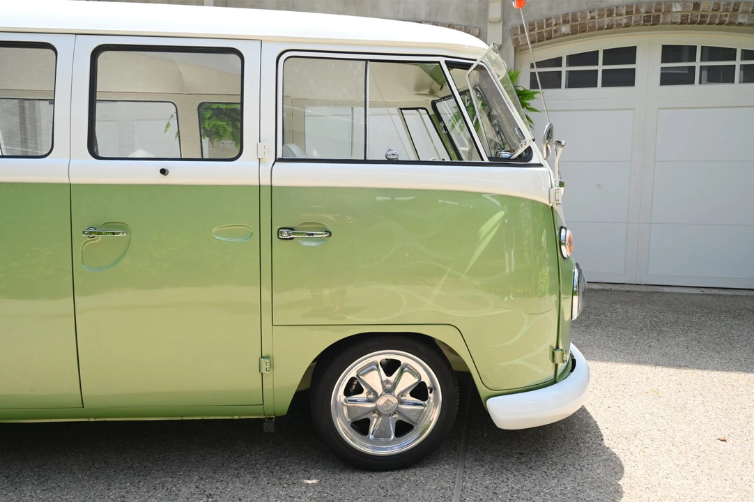 1965 Volkswagen Split-Window Bus - Image 29 of 31
