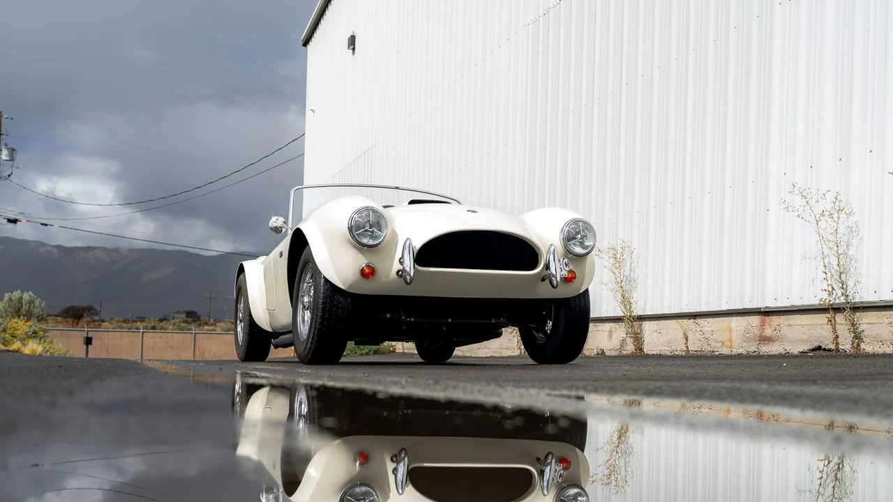1956 AC Ace & Aceca - Image 2 of 31