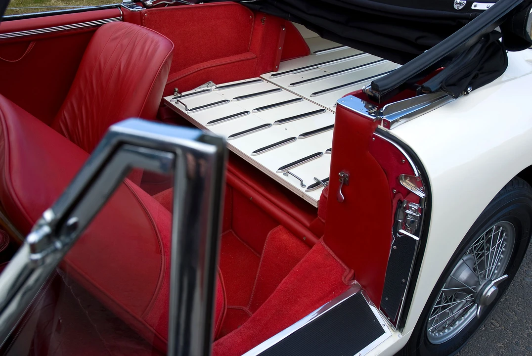 1956 Aston Martin DB1 & DB2 & DB2/4 & DB Mark III - Image 4 of 11