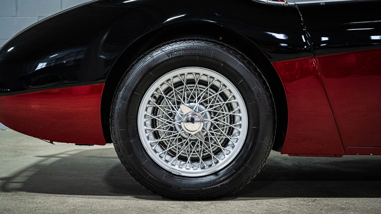 1956 Austin-Healey 100 - Image 12 of 31