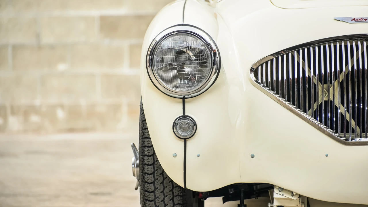 1956 Austin-Healey 100 - Image 14 of 31