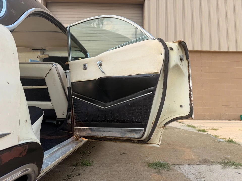 1956 Cadillac DeVille - Image 18 of 22