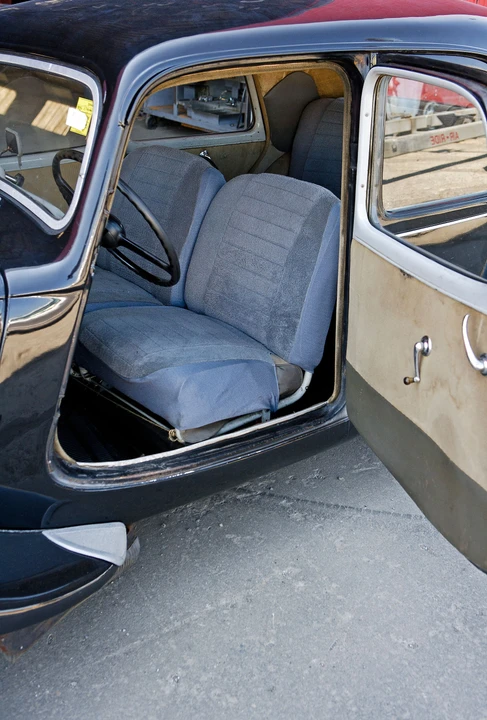 1956 Citroen Traction Avant - Image 2 of 10