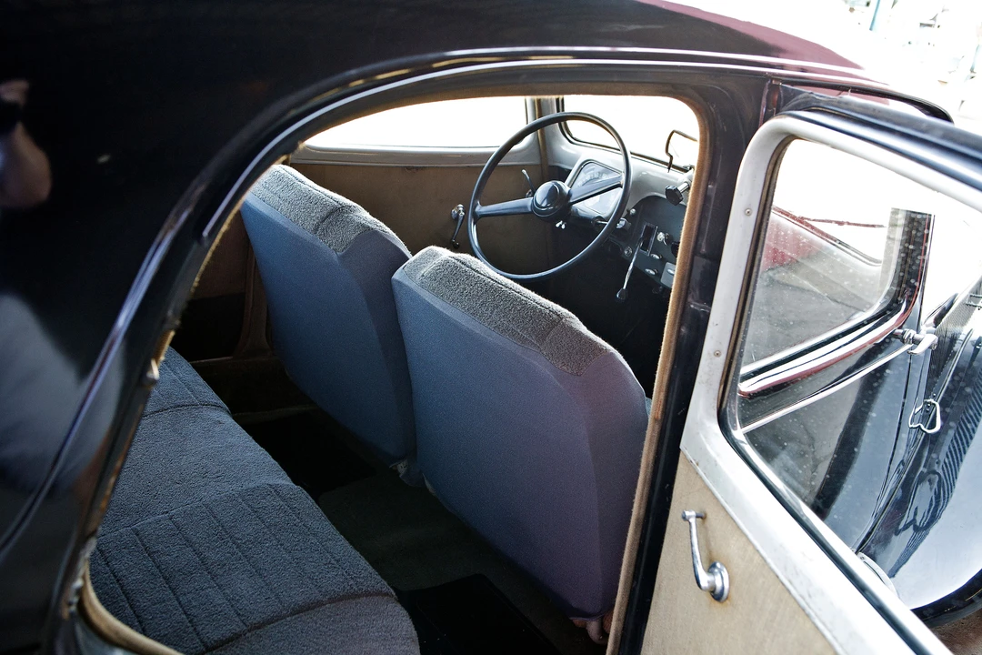 1956 Citroen Traction Avant - Image 3 of 10