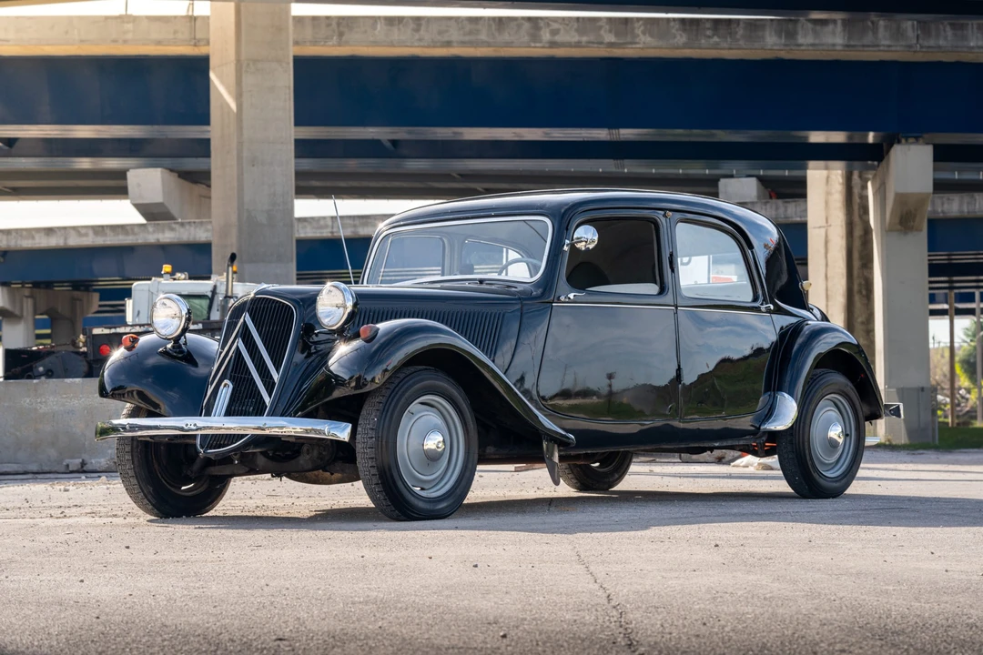 1956 Citroen Traction Avant - Image 2 of 31
